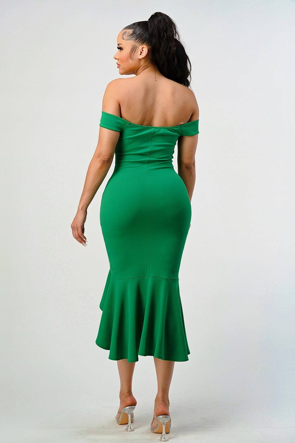 Vestido midi off shoulder olán Verde