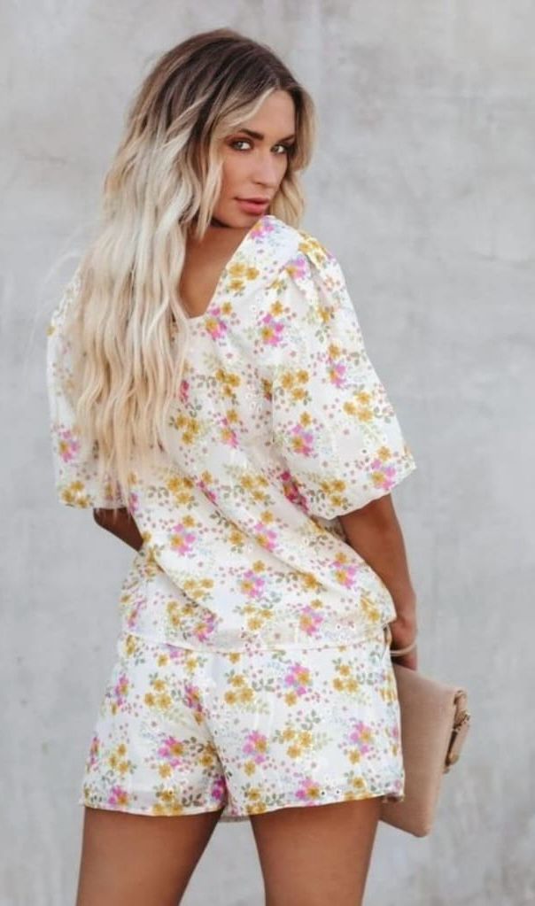 Set Short y Blusa flores bordada Ivory