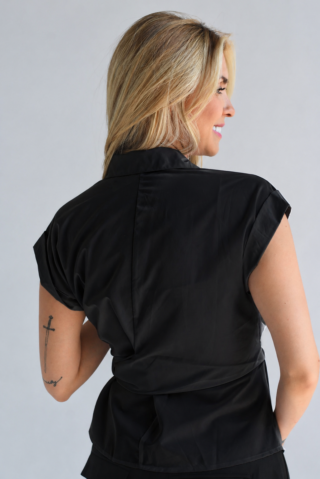 Camisa manga corta nudo