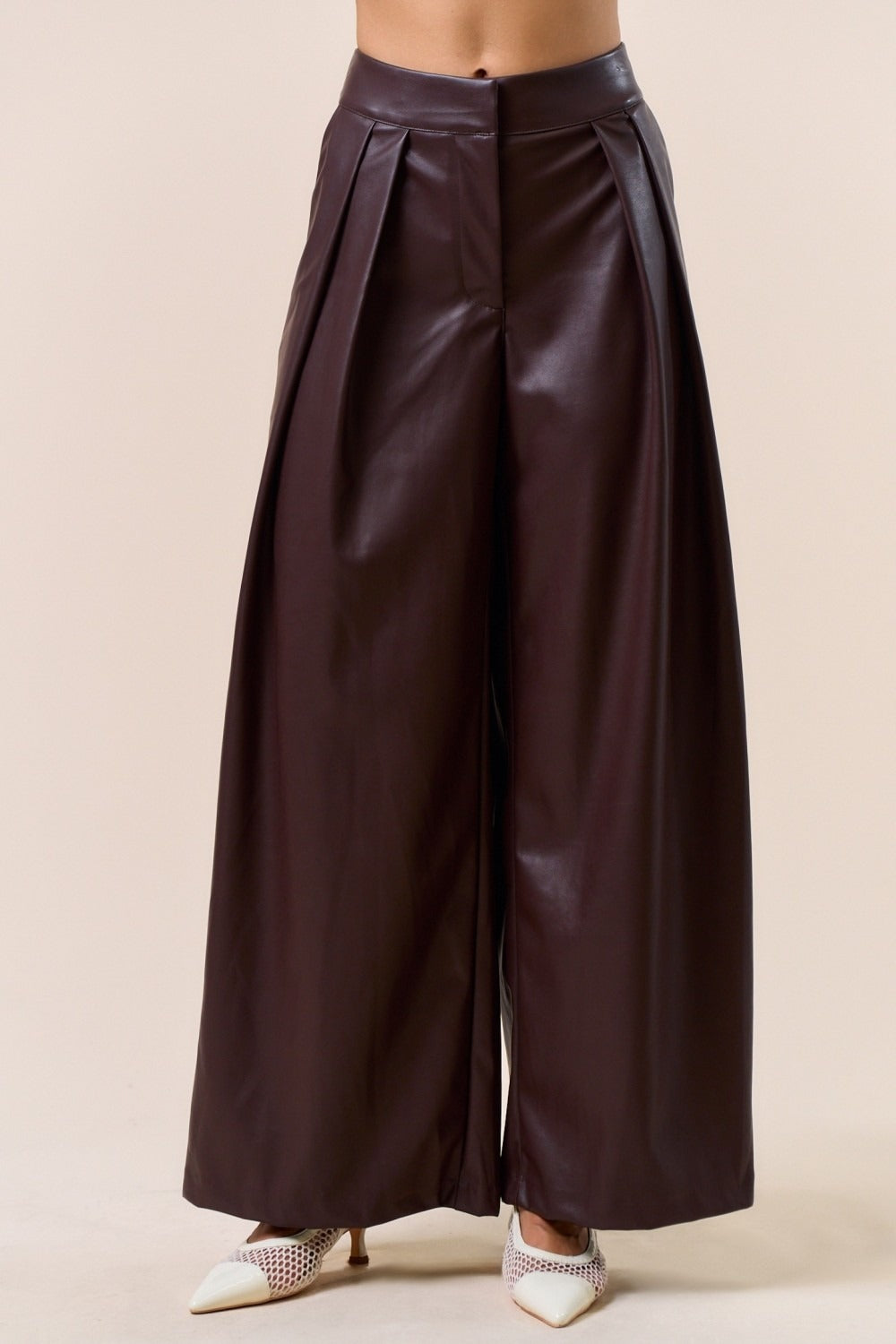 Pantalón vinipiel wide leg pinzas