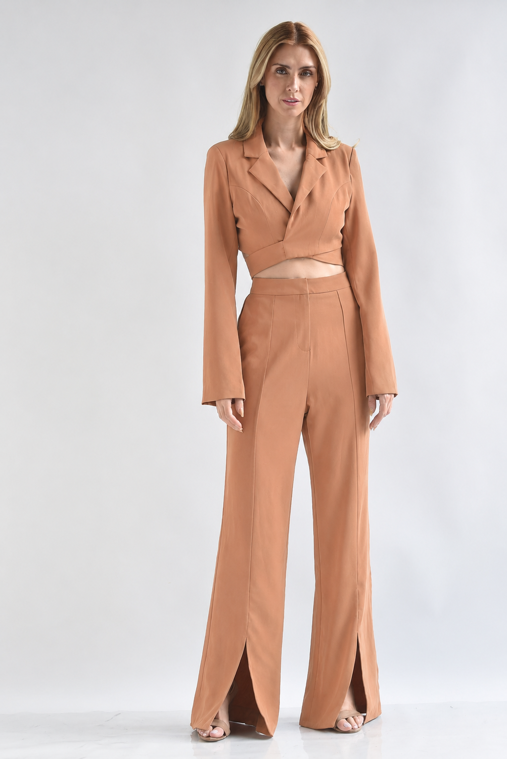 Set Pantalón y Saco crop Kaki