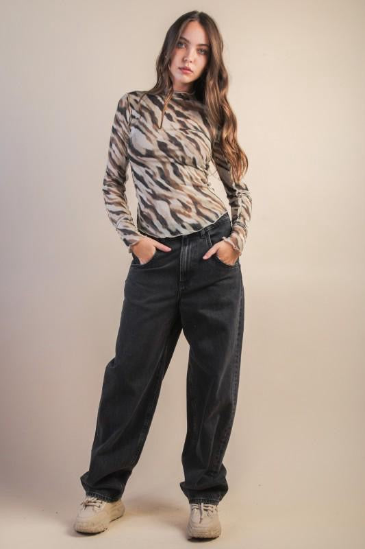 Blusa mesh costuras animal print