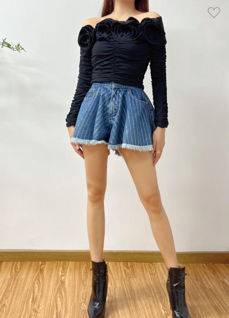Blusa drapeada flores Negra