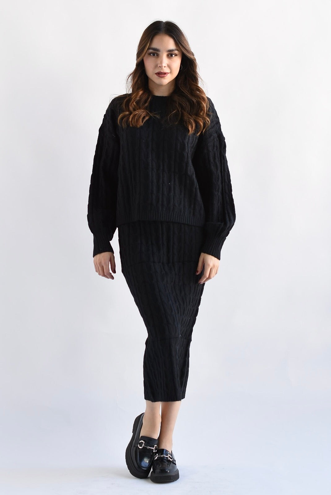 Set de Falda y Sweater punto en U Negro