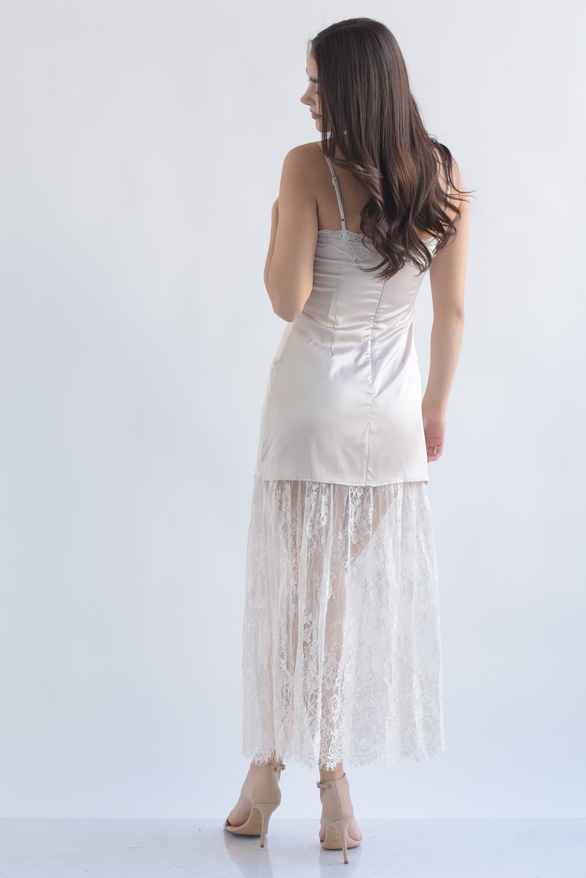 Vestido lencero falda encaje