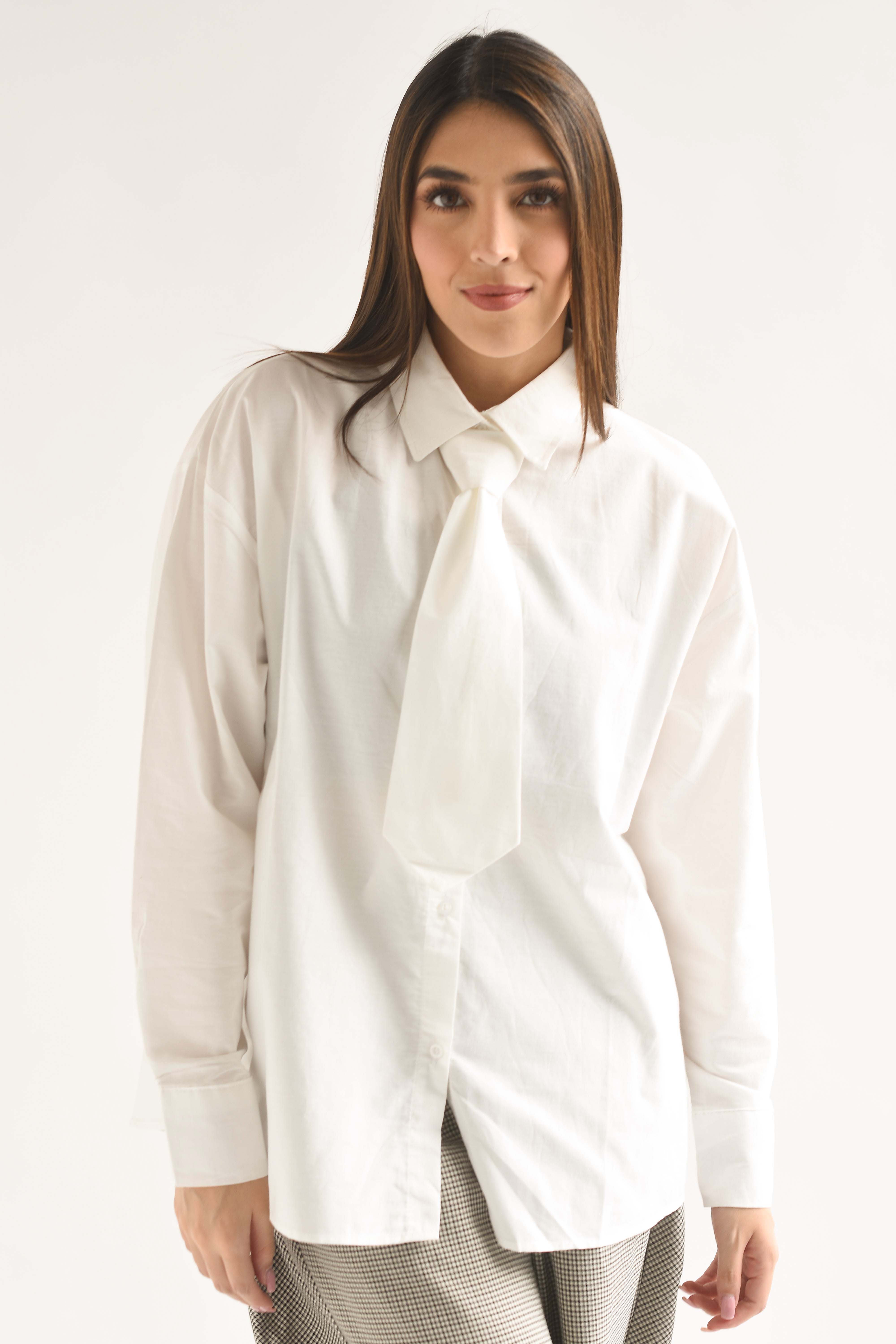 Camisa match corbata ancha