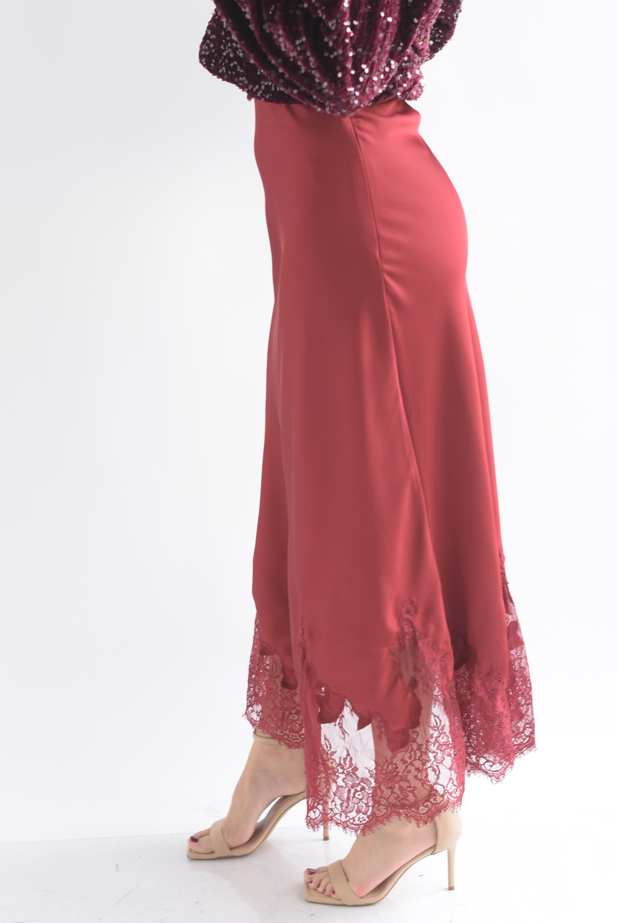 Falda lencera olán encaje