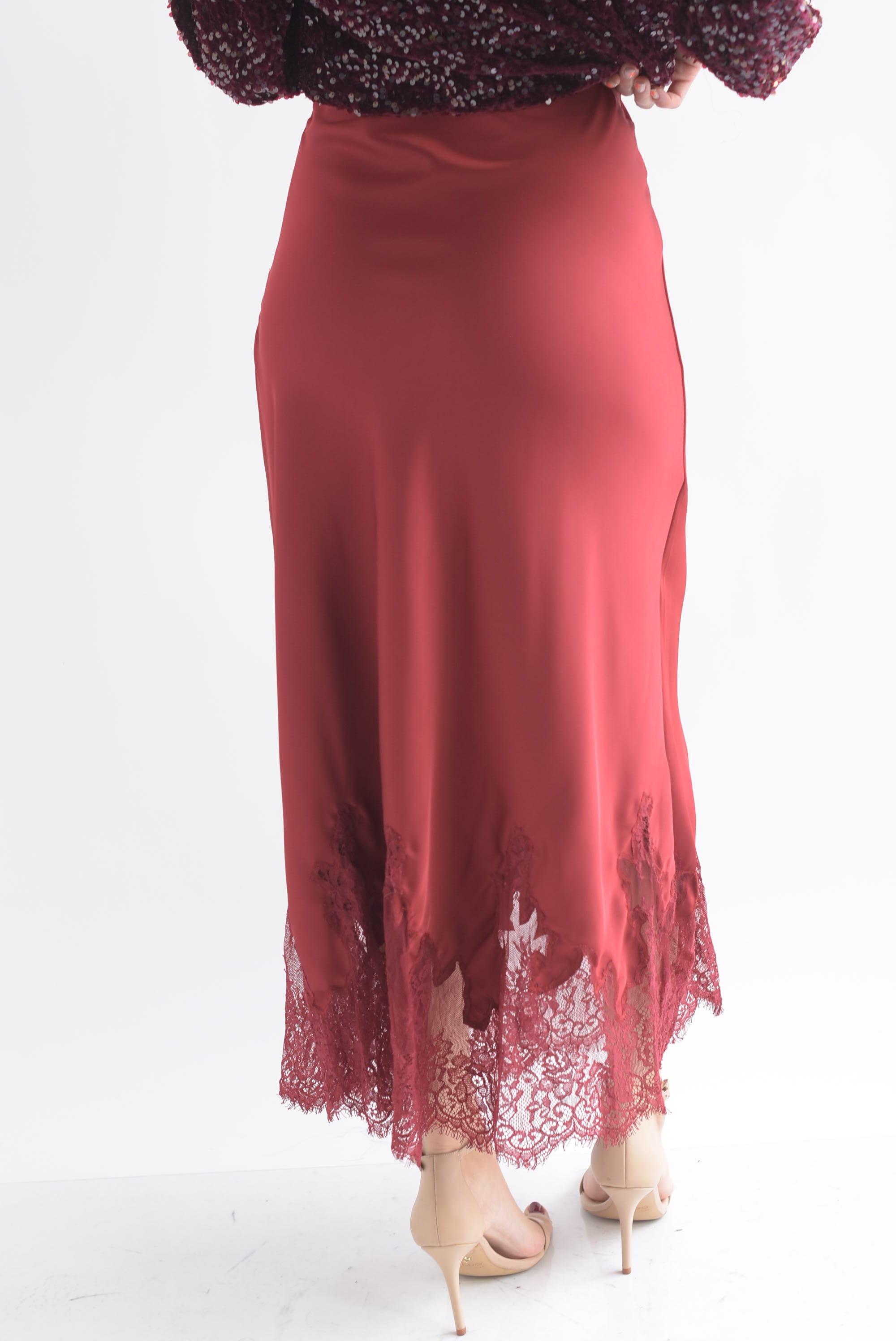 Falda lencera olán encaje