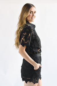 Fashion Styled Set Short y Blusa manga corta guipur Negro