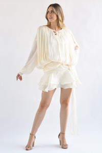 Fashion Styled Vestido drapeado maga larga cauda Ivory