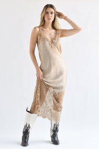 Fashion Styled Vestido largo lencero encaje Champagne