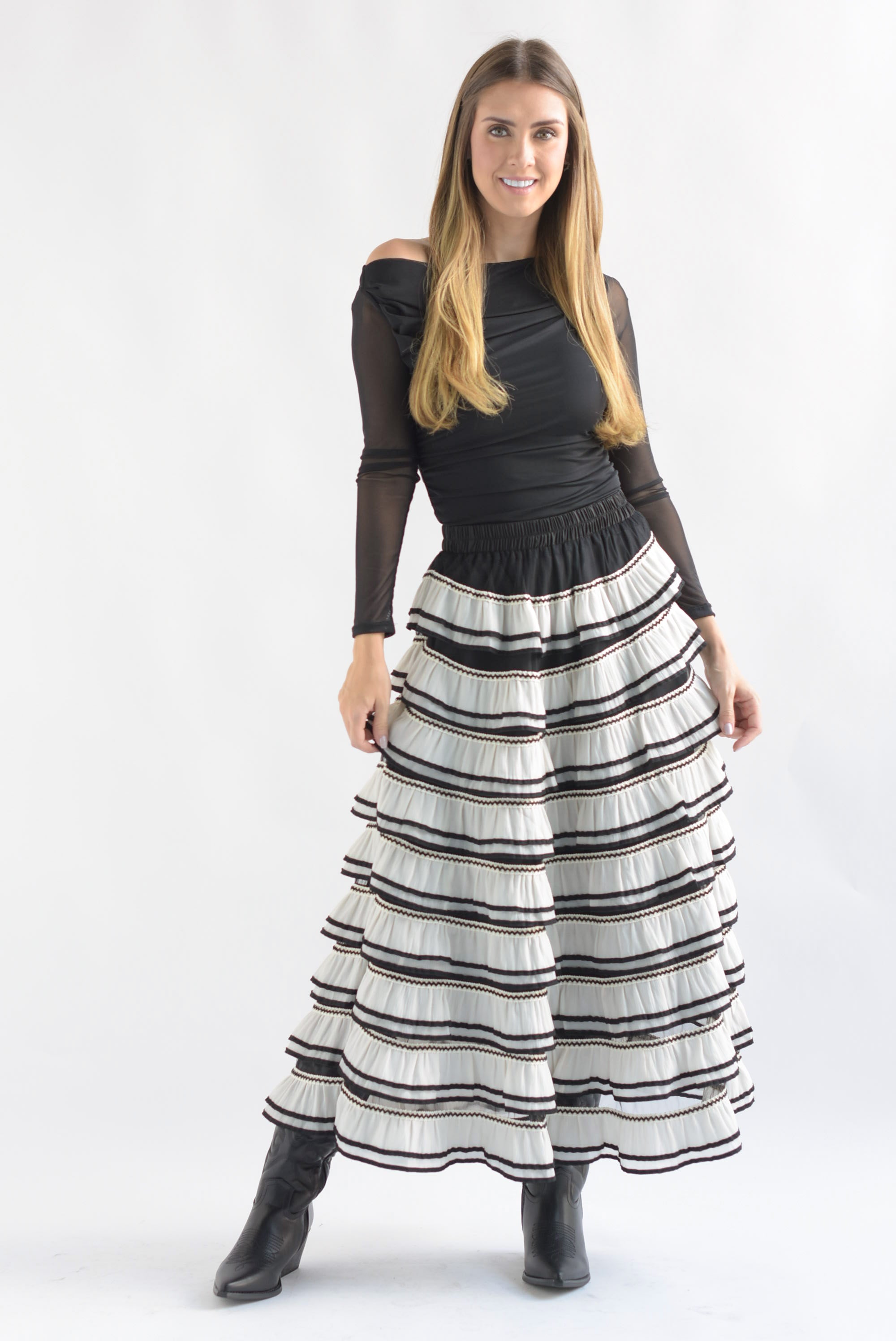 Falda olanes tira bordada Negro & Ivory