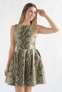 Fashion Styled Vestido vinipiel texturizado Snake Print