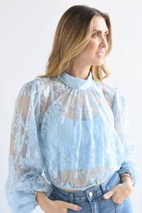 Fashion Styled Blusa manga larga cuello perkins encaje Azul pastel