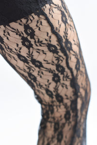 Fashion Styled Pantalón flare encaje fondo short Negro