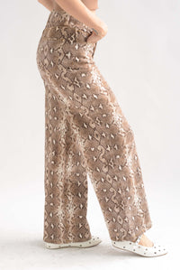 Fashion Styled Jeans wide Snake print Café