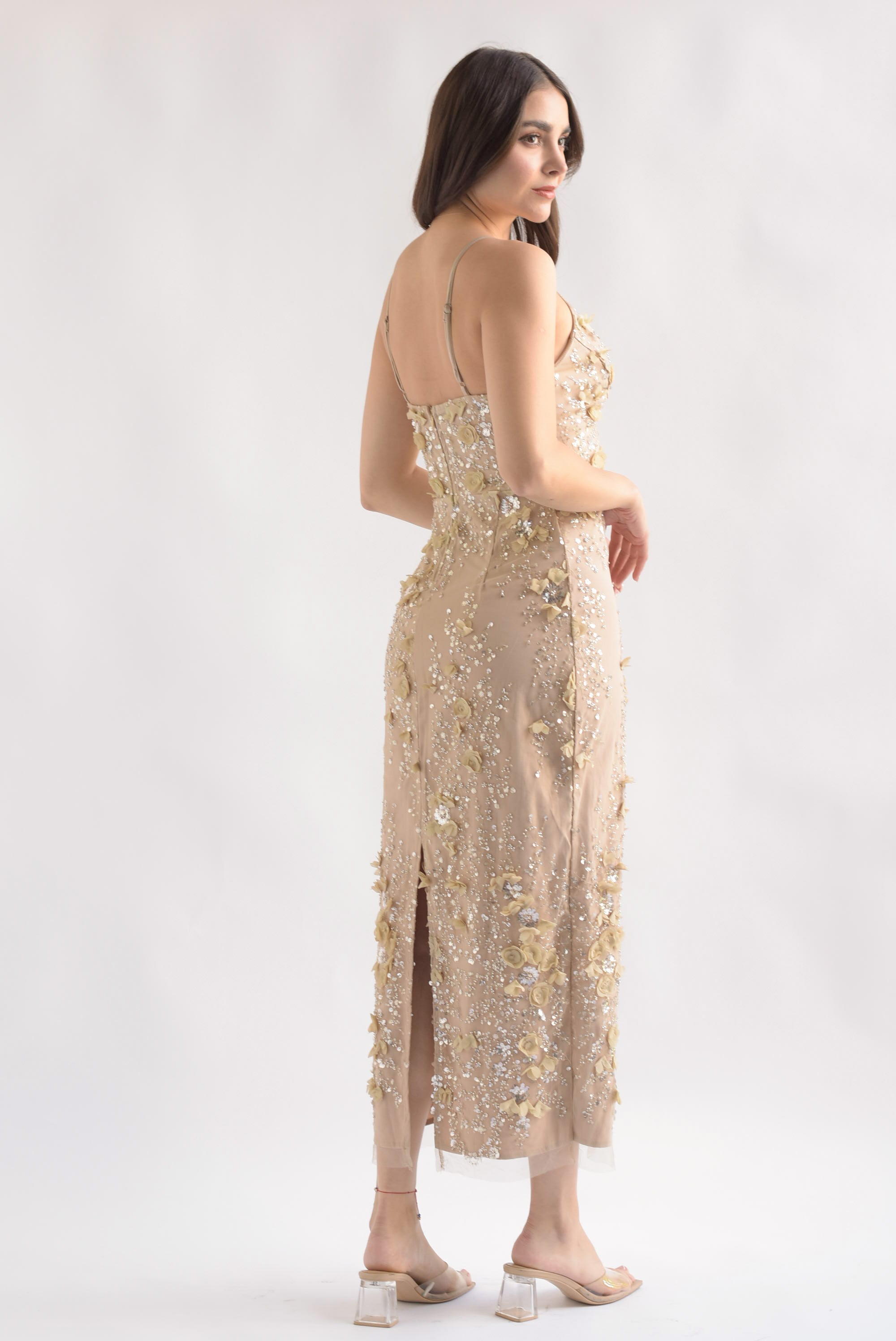 Vestido tirantes tulle flores Nude