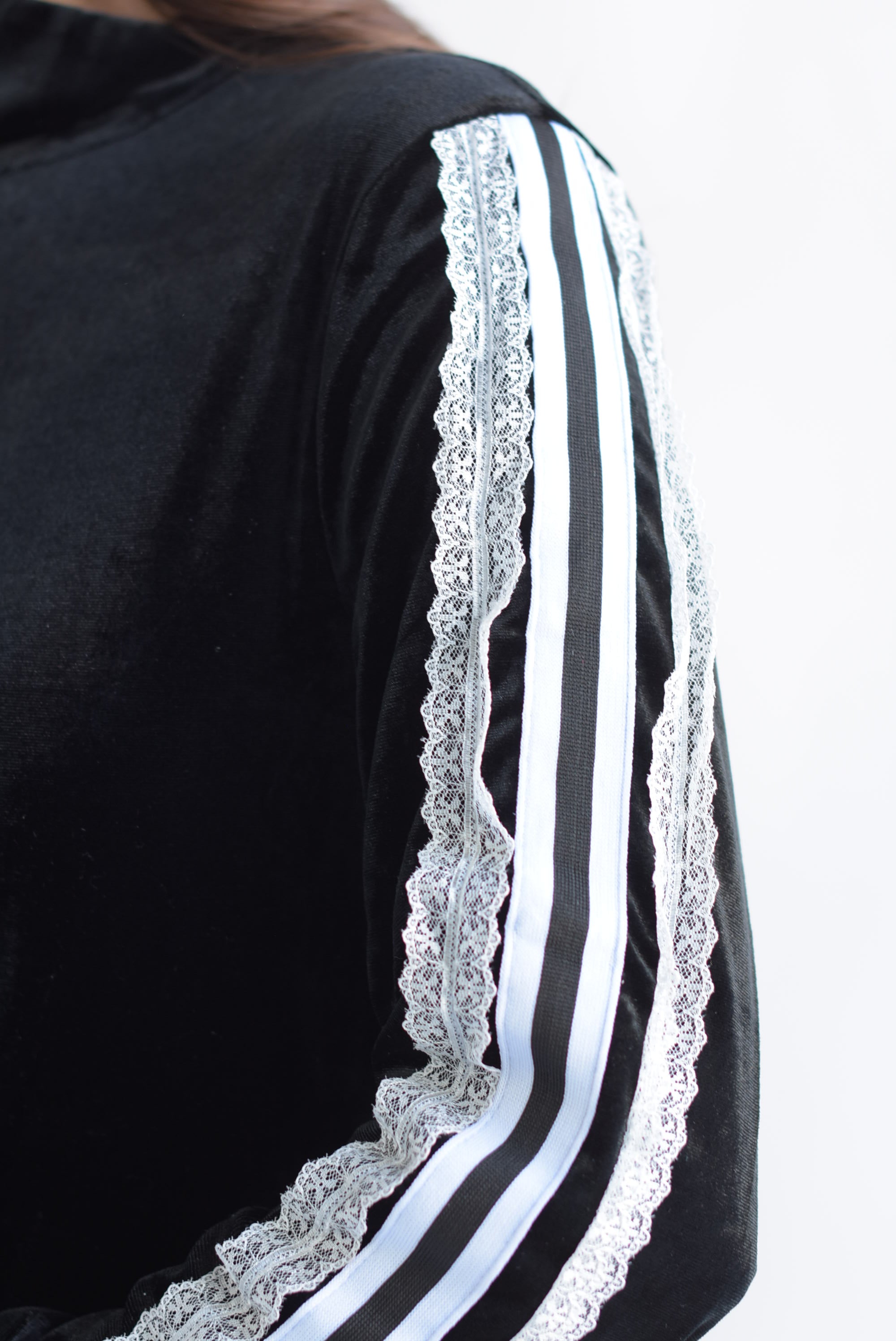 Set Pantalón y Chamarra encaje terciopelo Negro