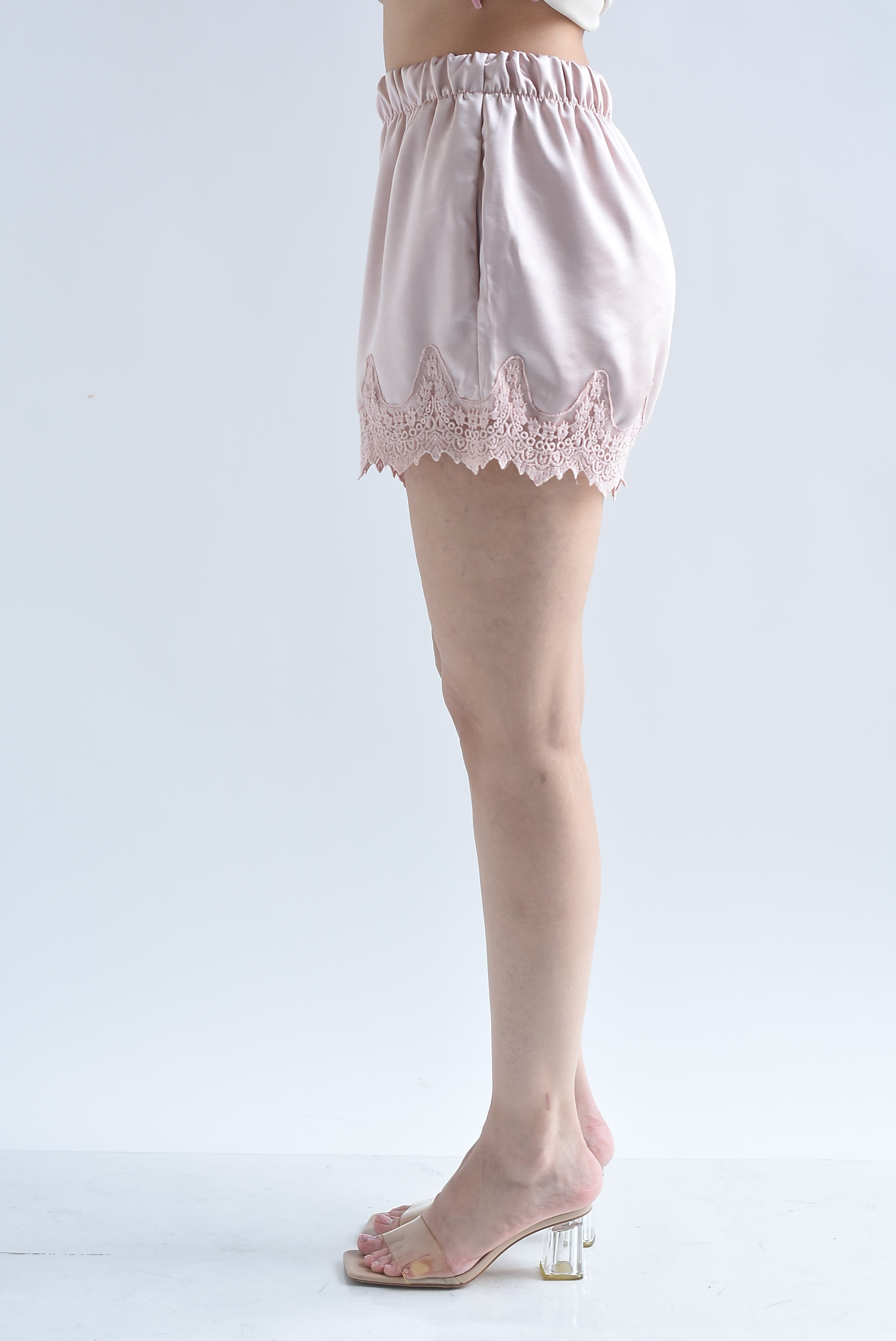 Short lencero pretina ancha encaje bolsillos