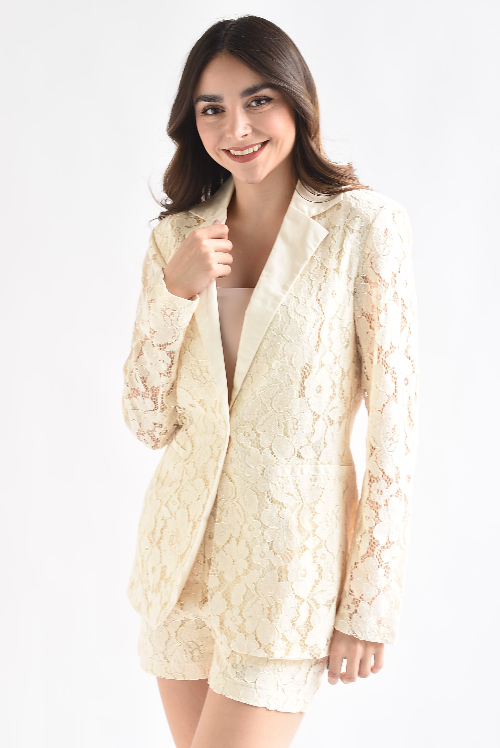 Set Short y Blazer encaje Beige