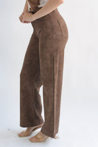 Fashion Styled Pantalón suede costuras Chocolate