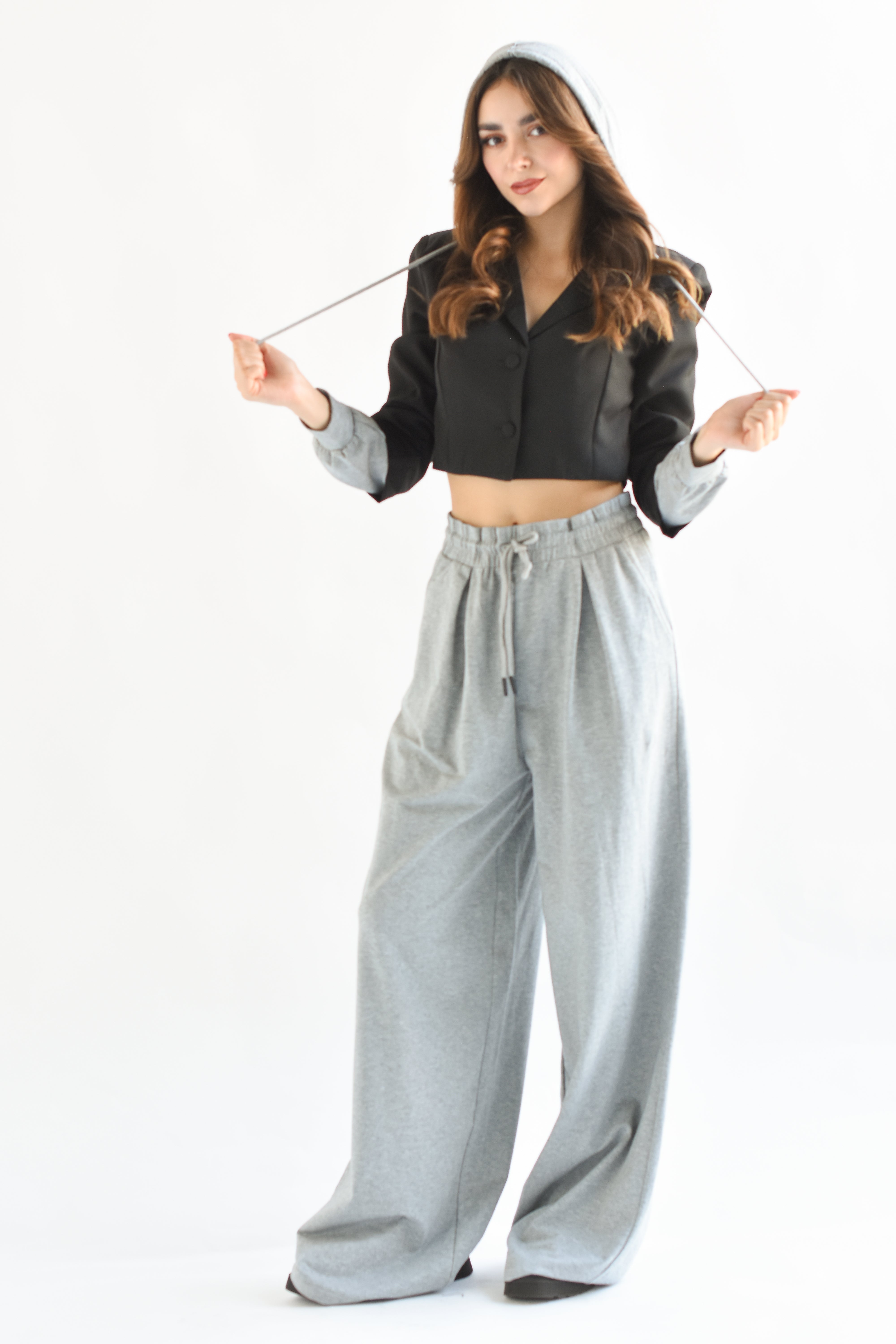 Set Pantalón y Blazer hoodie Gris con Negro