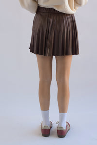 Fashion Styled Falda mini plisada vinipiel Espresso