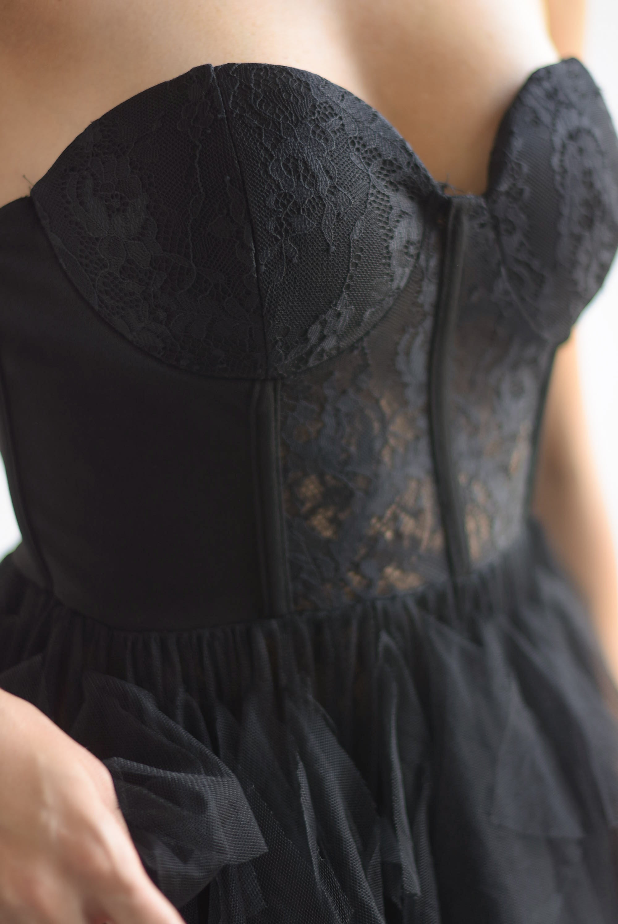 Vestido largo corset tulle capas Negro