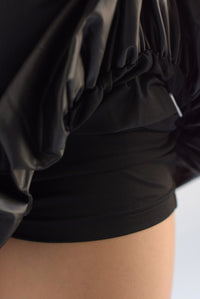Fashion Styled Falda globo pretina vinipiel Negro