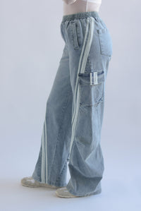 Fashion Styled Pantalón barrel track Denim light