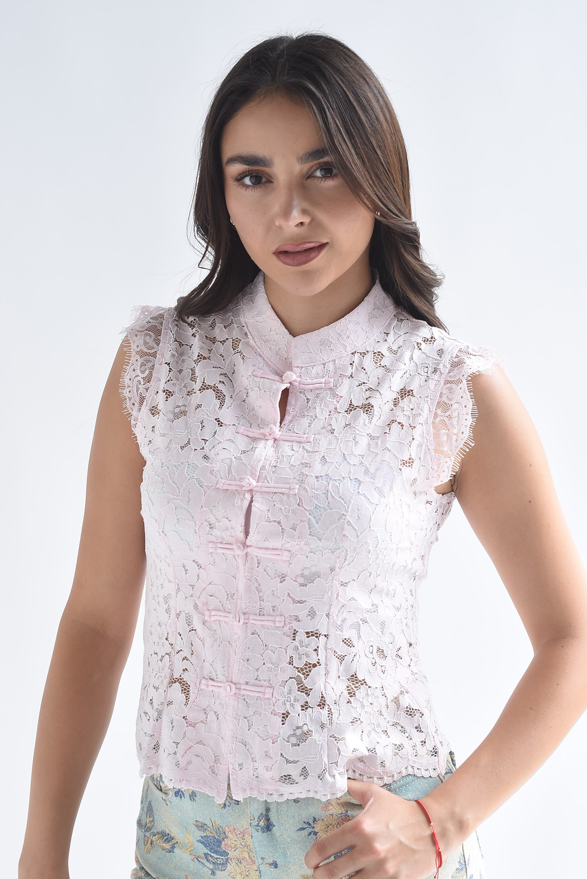 Blusa encaje manga corta lazos chinos