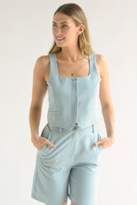 Fashion Styled Set Short largo y Chaleco cuello cuadrado Azul
