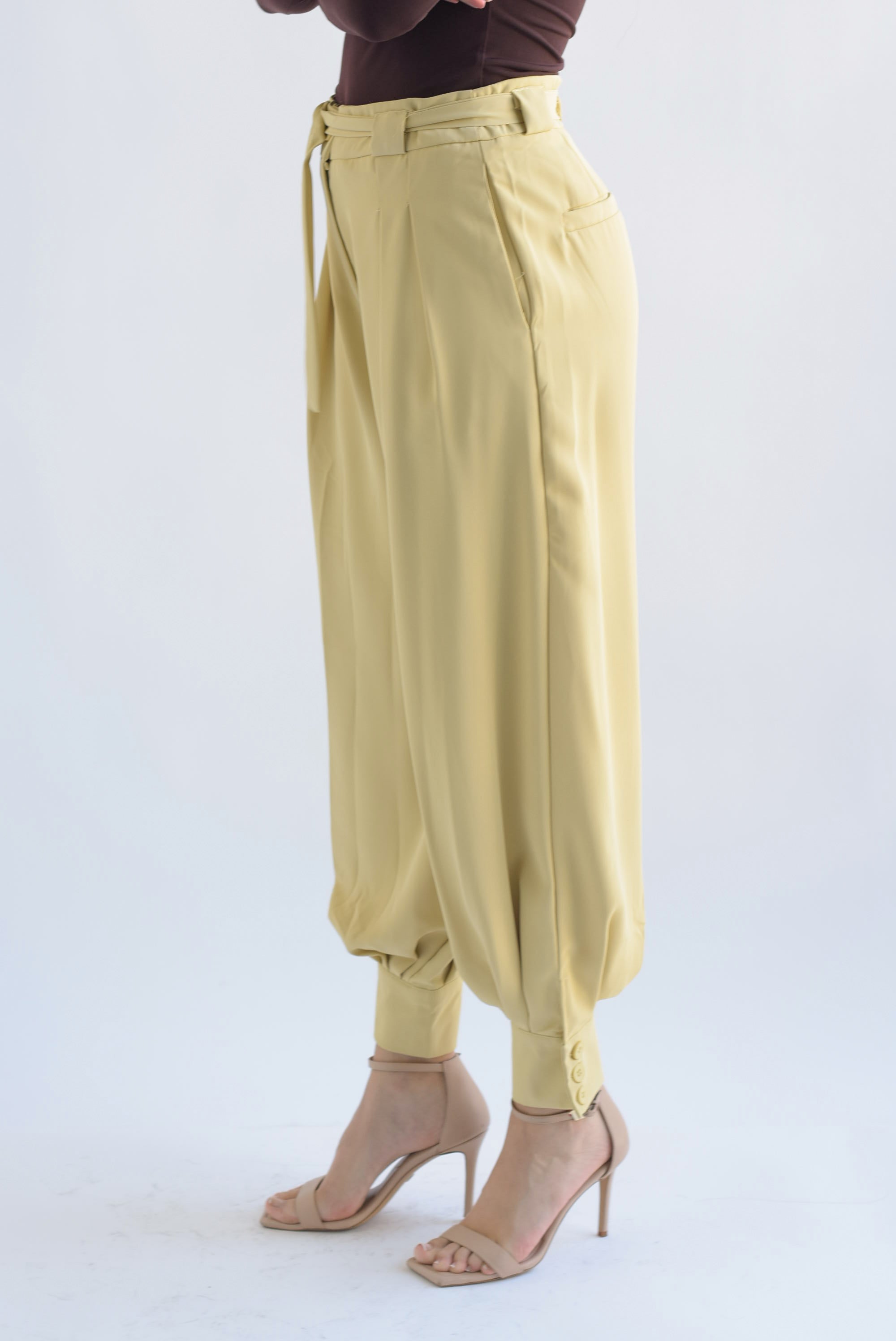 Pantalón globo tobillos anchos Amarillo Mantequilla