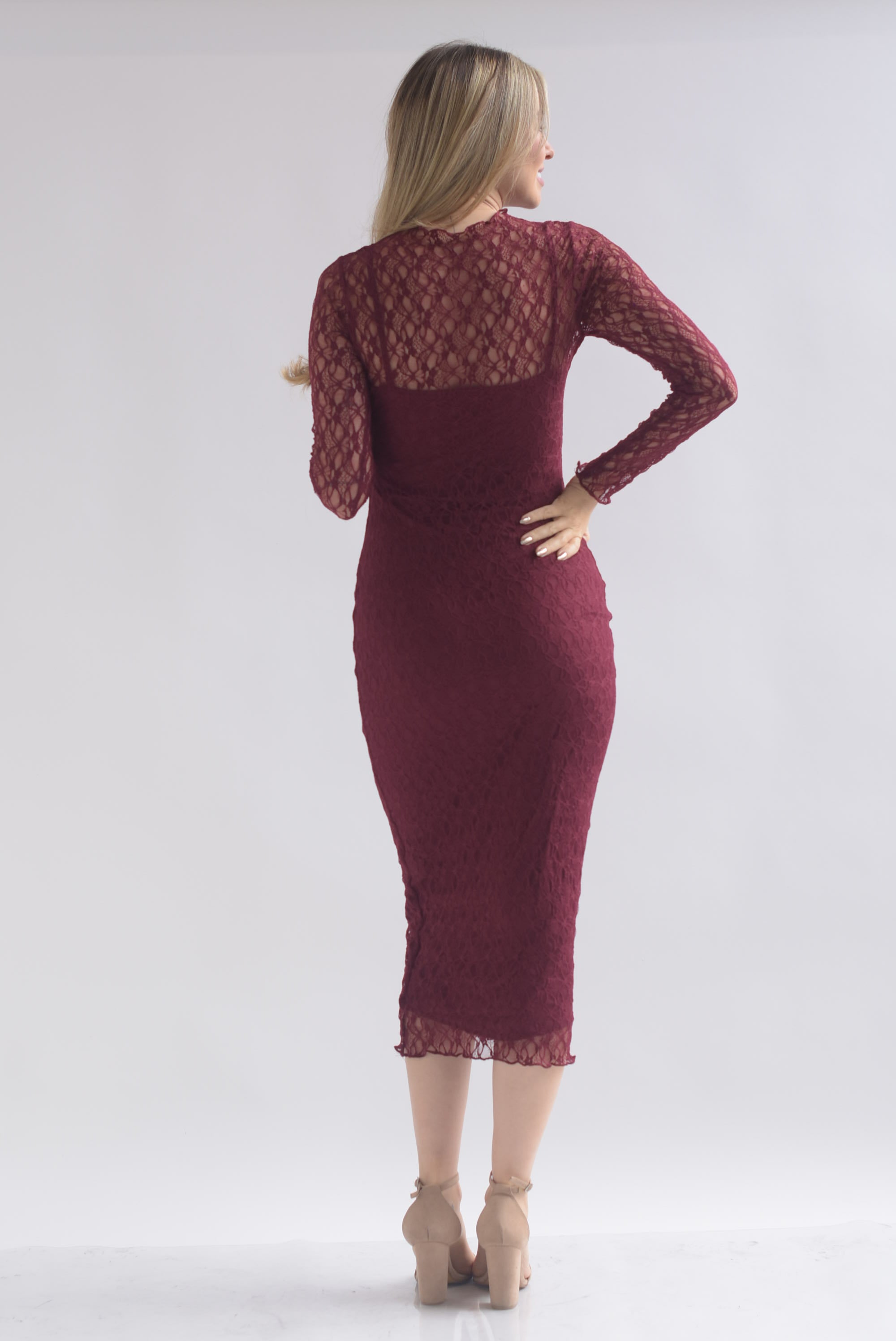 Vestido manga larga encaje