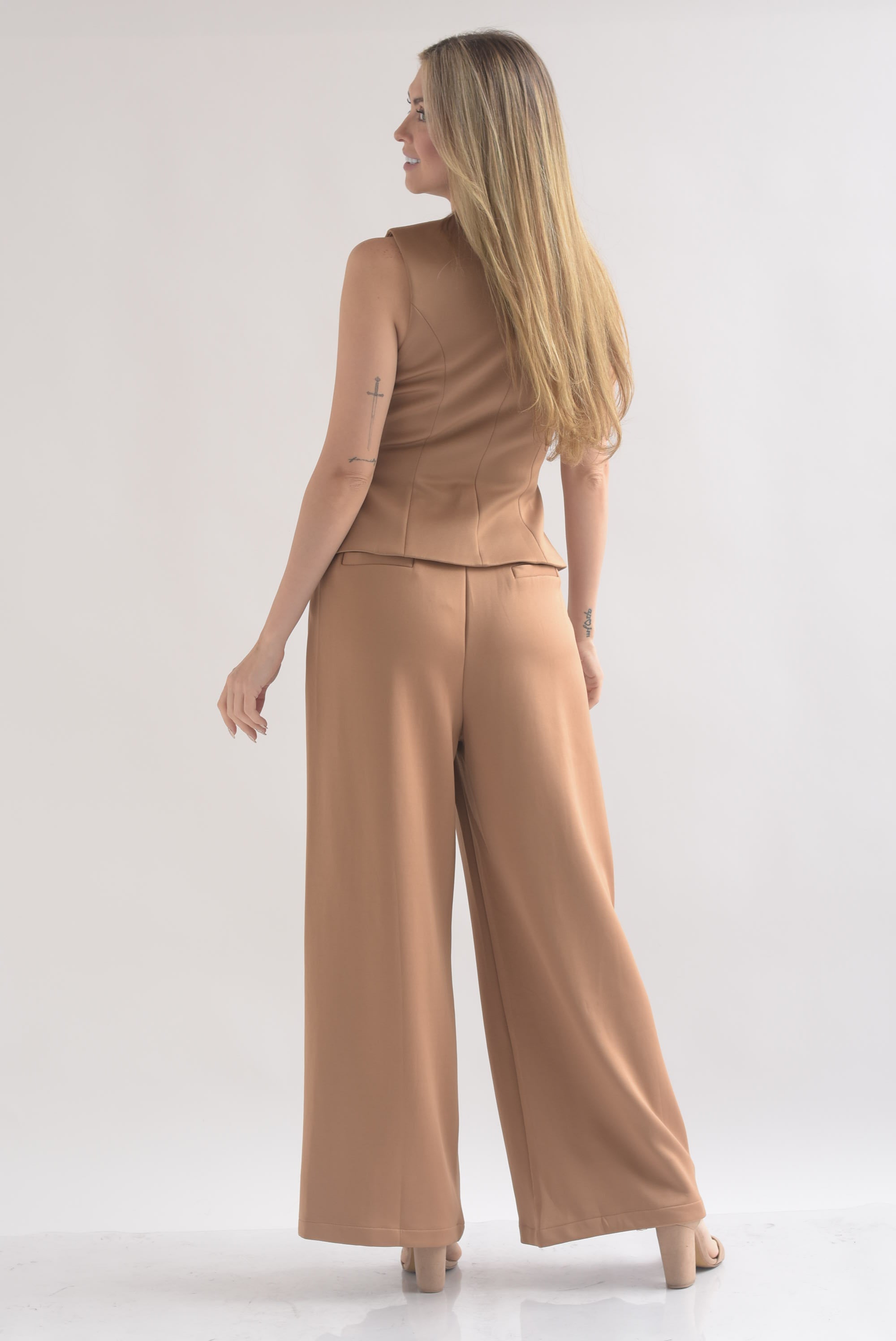 Set Pantalón súper wide y Chaleco neopreno