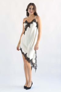 Fashion Styled Vestido lencero asimétrico encaje Ivory & Negro