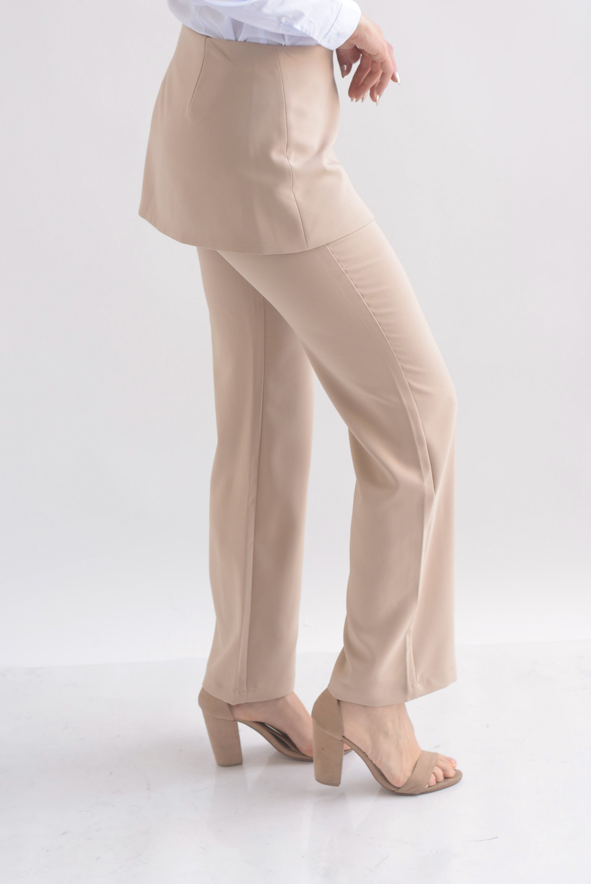 Pantalón con falda envolvente