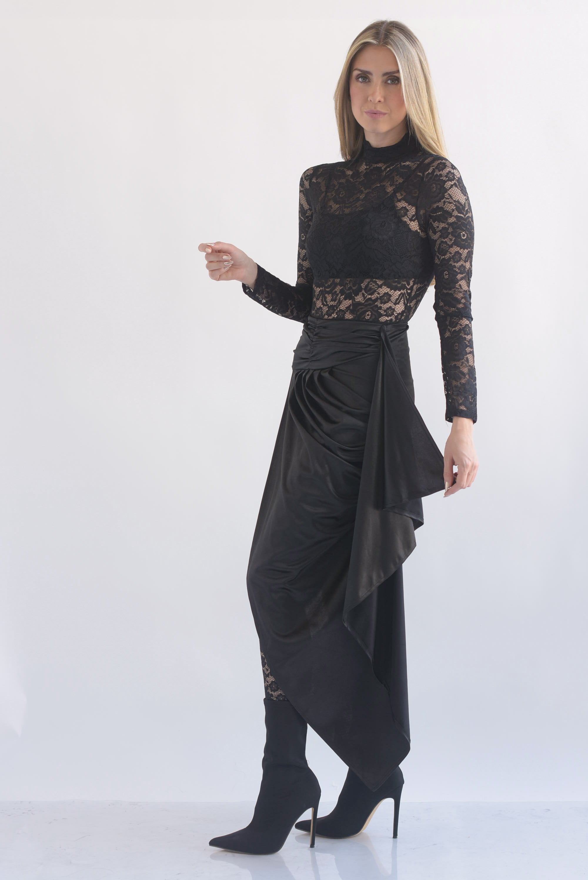 Jumpsuit catsuit encaje con falda en sobreposición