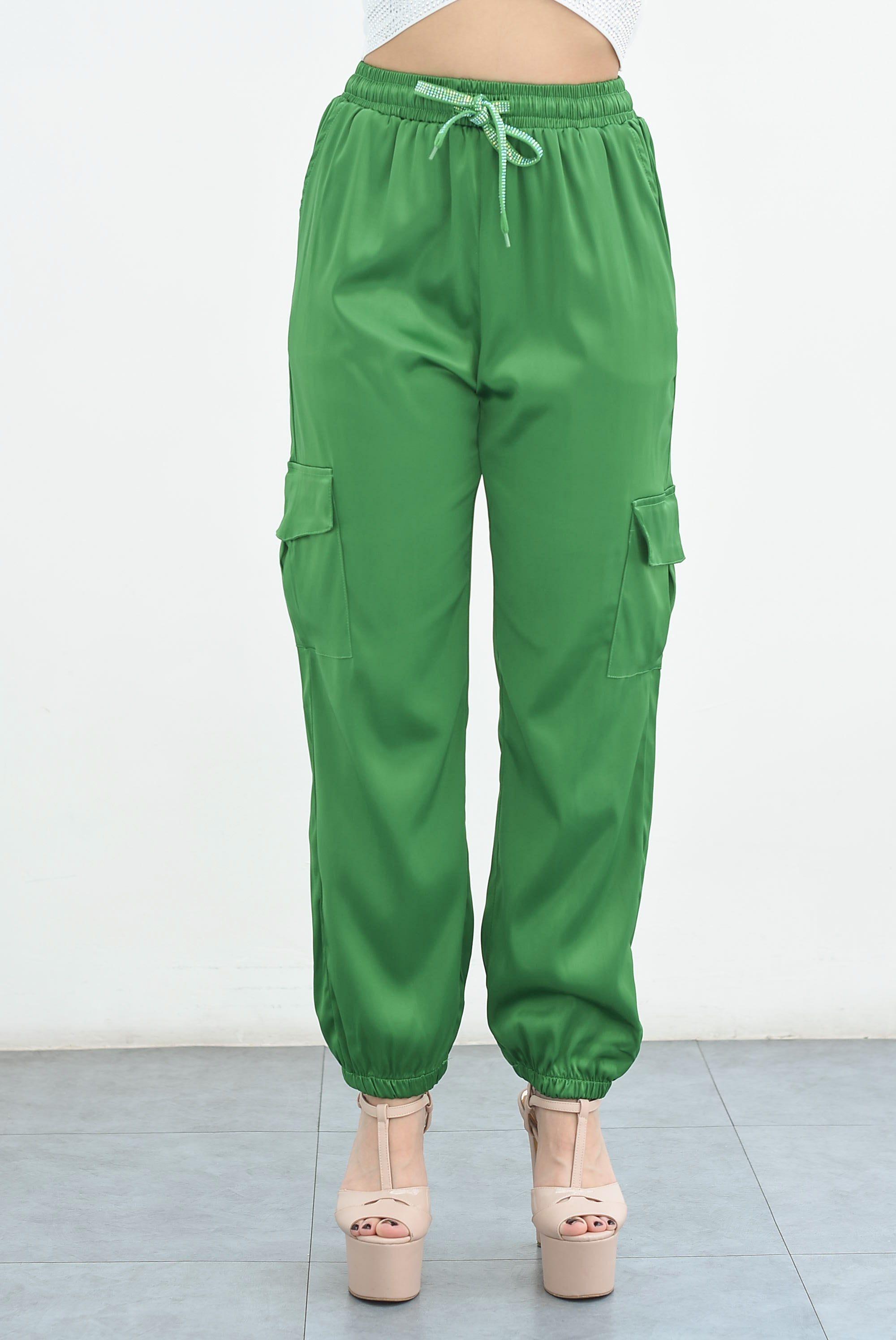 Jogger cargo satín jareta brillos Verde