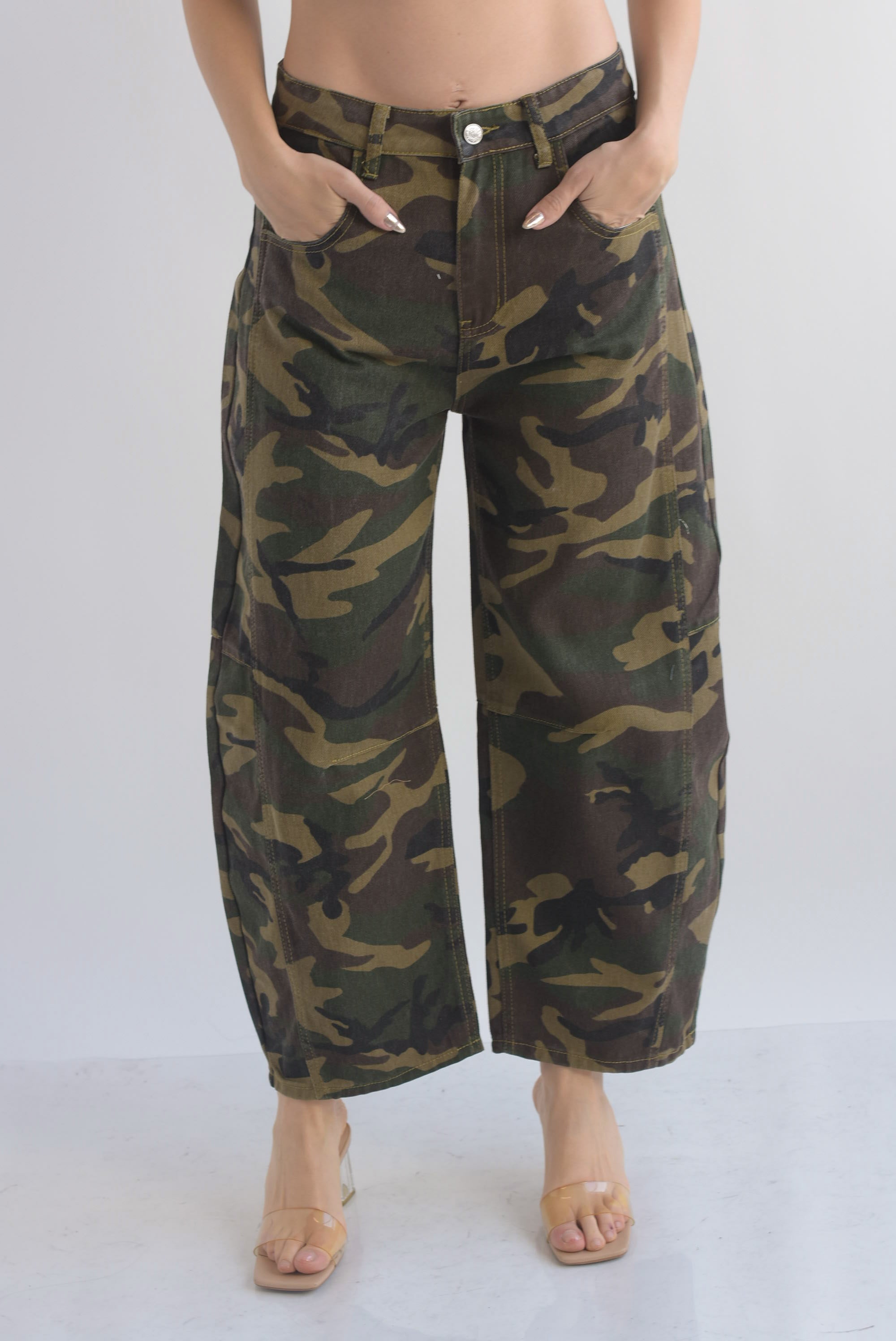 Jeans barrel camuflaje oscuro