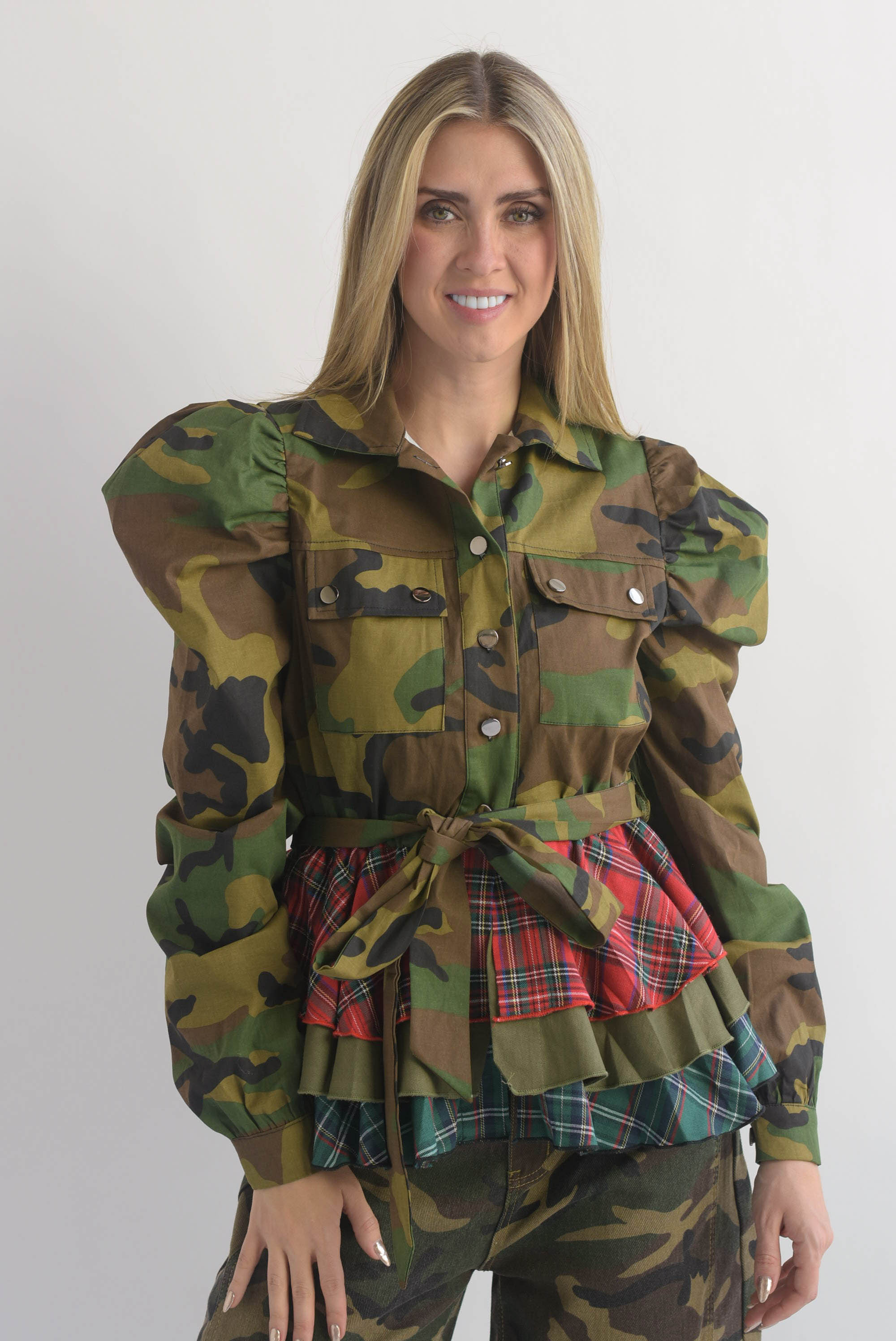 Chamarra puffy camuflaje y cuadros