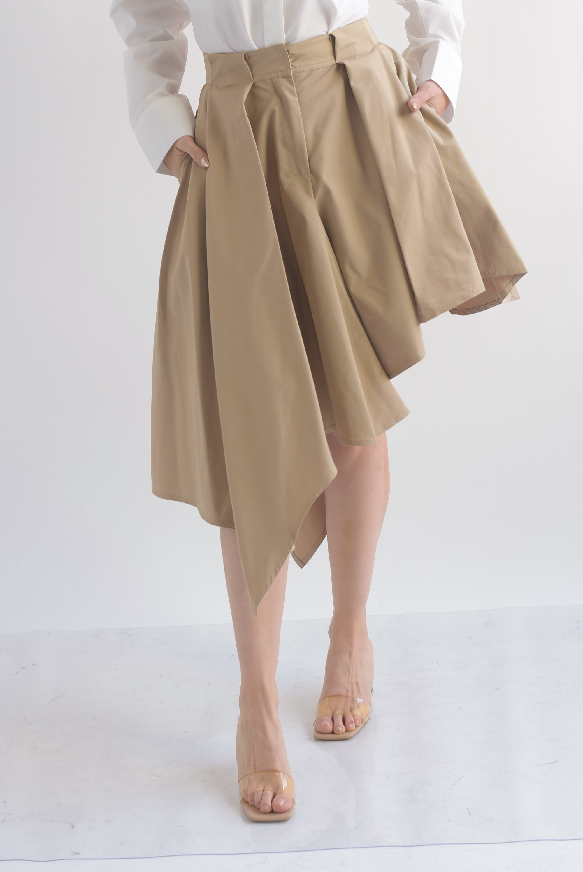 Falda tablas asimétrica