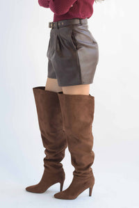 Fashion Styled Short vinipiel con cinturón Espresso