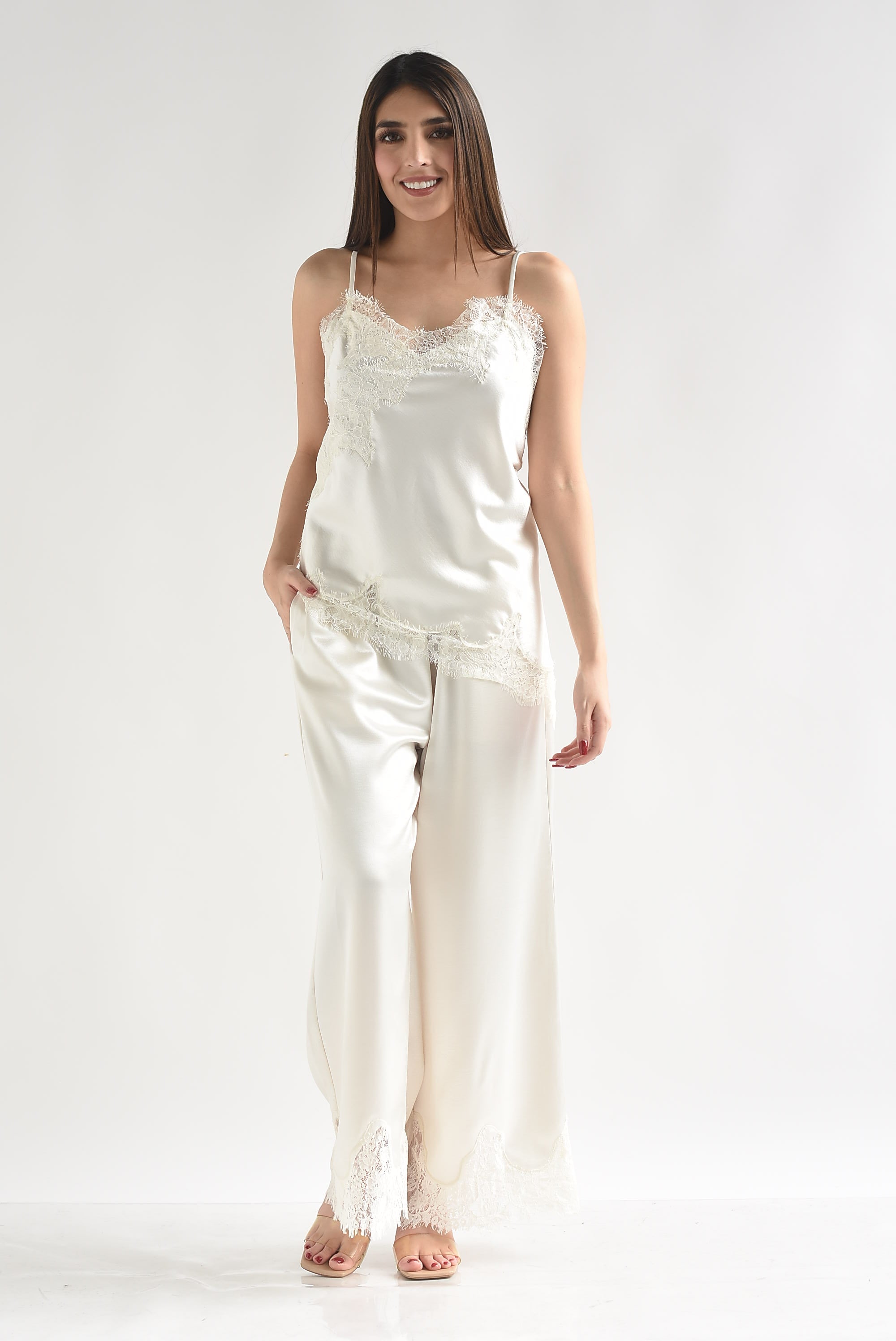 Pantalón lencero satín encaje