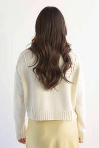 Fashion Styled Sweater costuras cuello alto Ivory