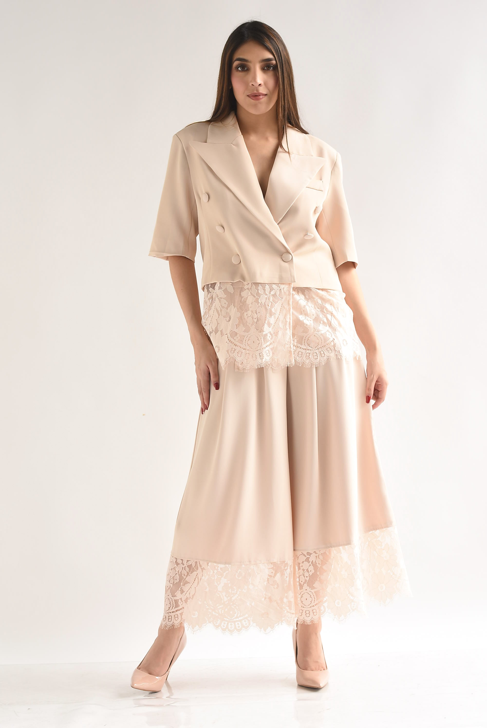 Set Pantalón culotte y Blazer con encaje