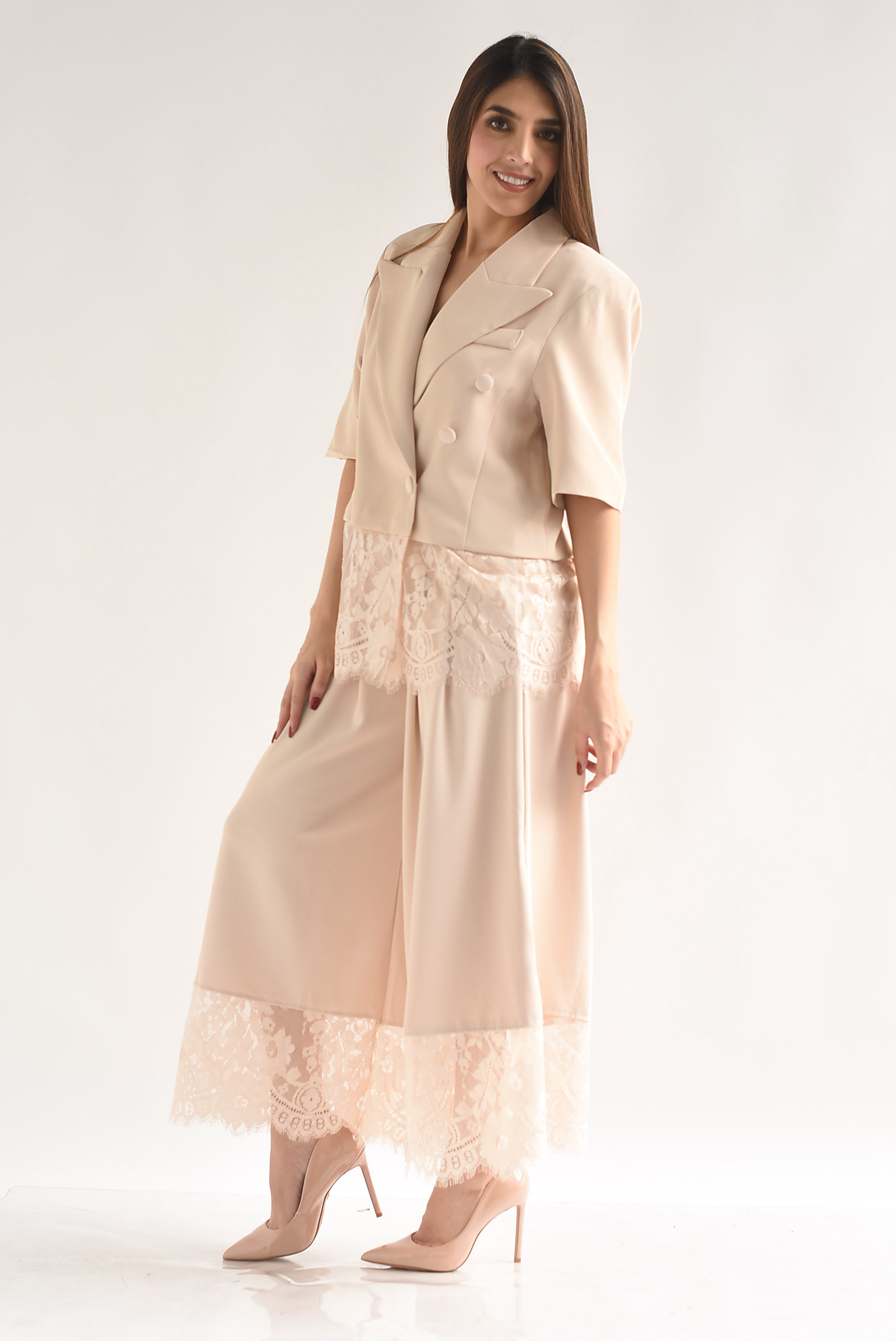 Set Pantalón culotte y Blazer con encaje
