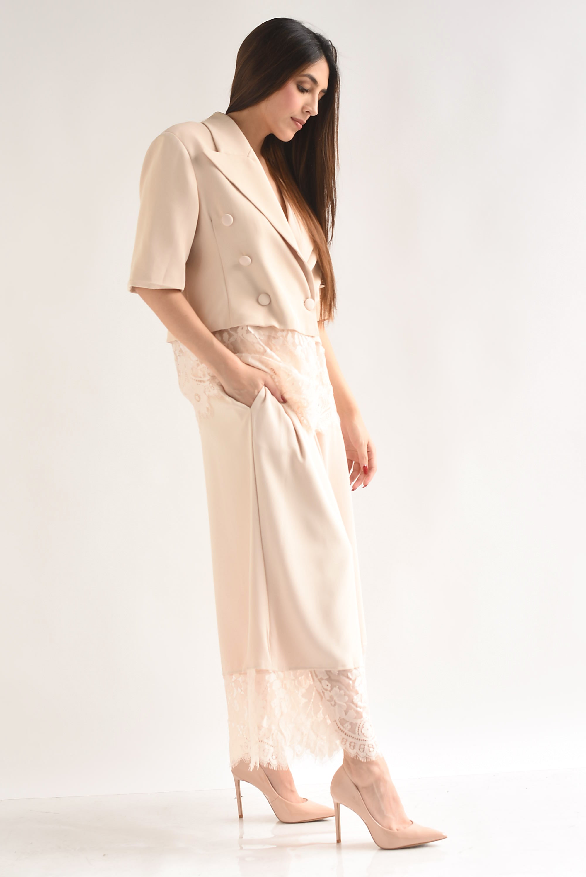 Set Pantalón culotte y Blazer con encaje