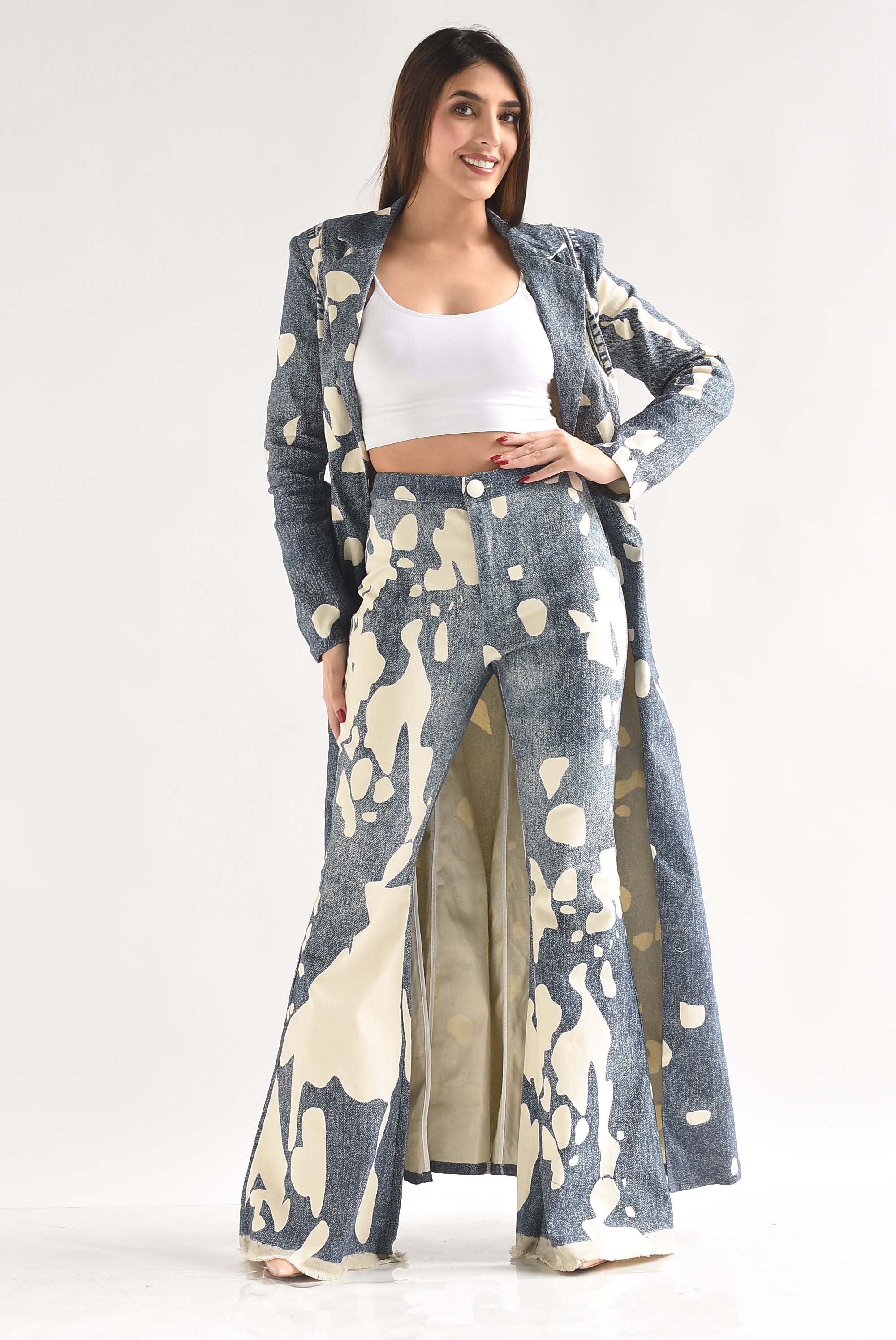 Set Pantalón flare y Gabardina Denim manchas