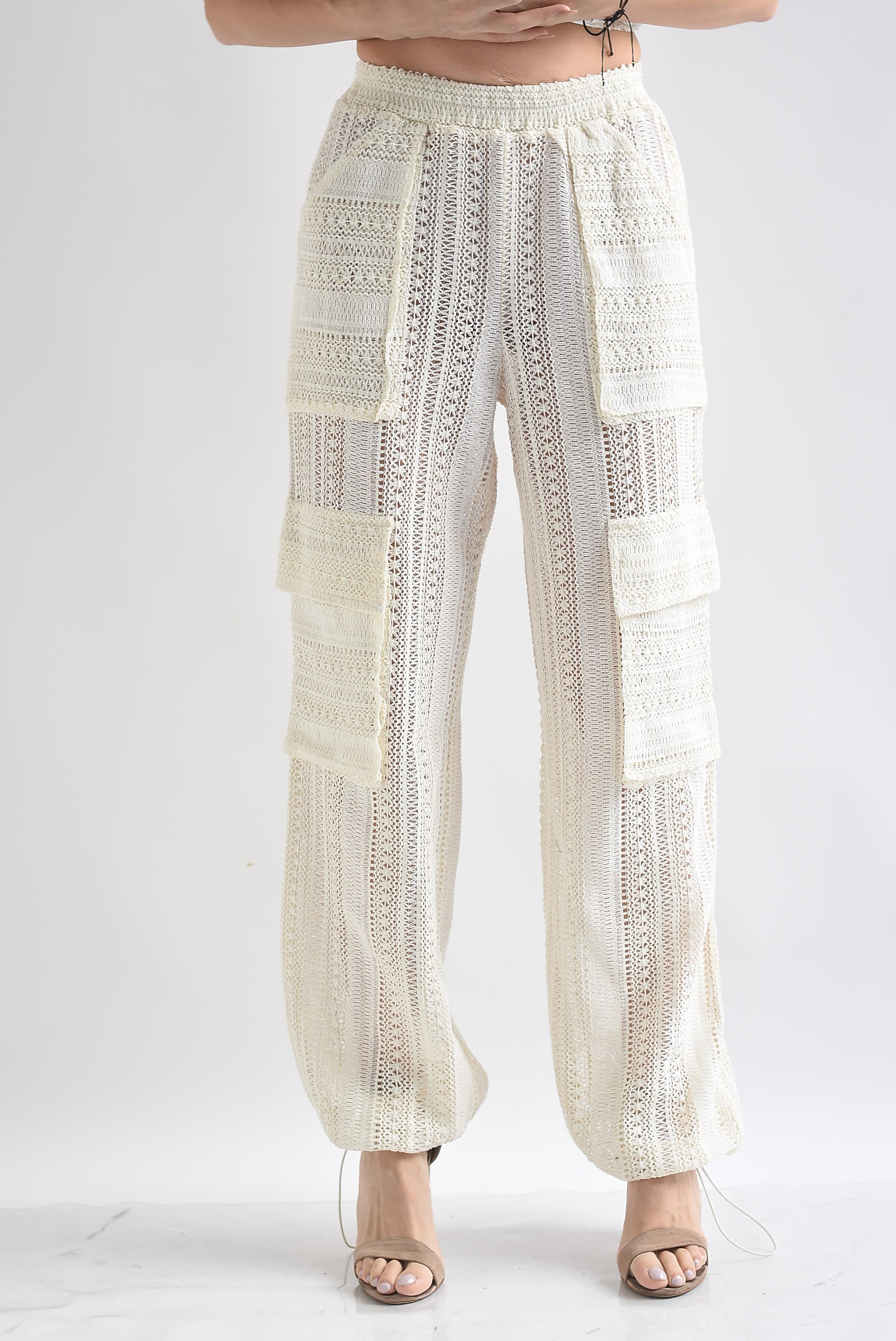 Pantalón crochet cargo Crudo